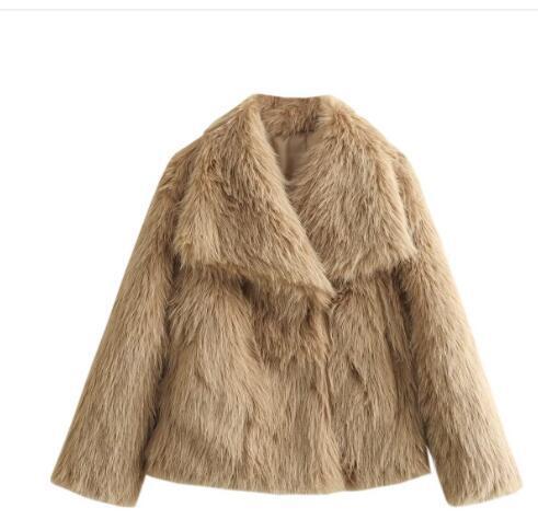 Maison Vivant Winter Plush Coat Lapel